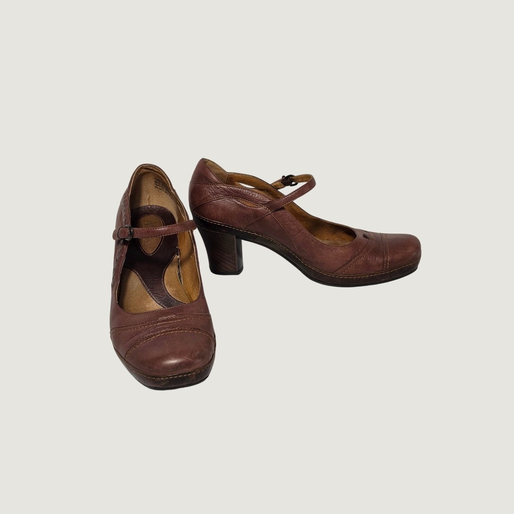 Clarks Artisan Brown Leather Mary Jane Heels Block Pump Womens 9M  Y2K Retro